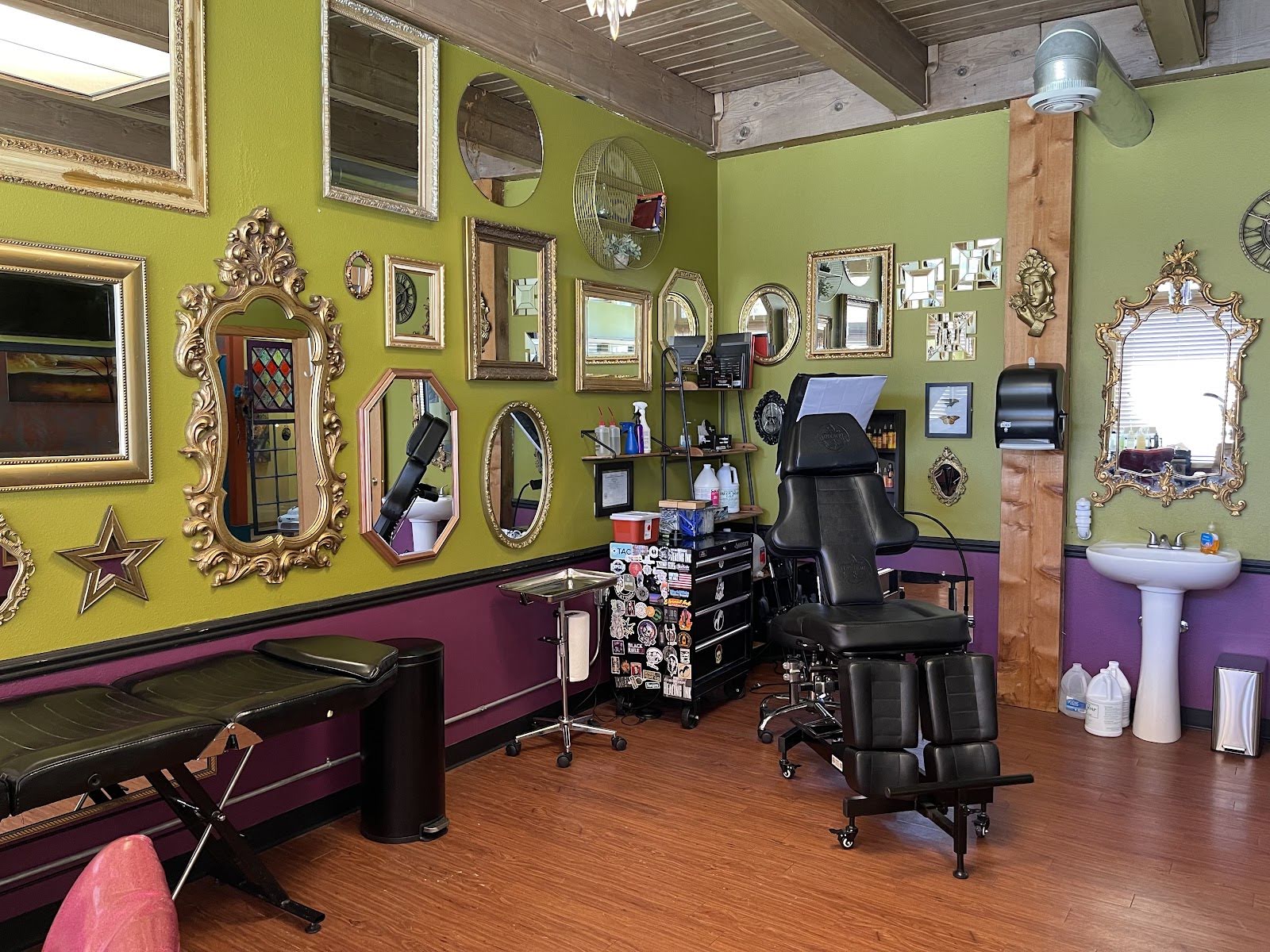 Bombshell Body Art, tattoo shop in Janesville, WI