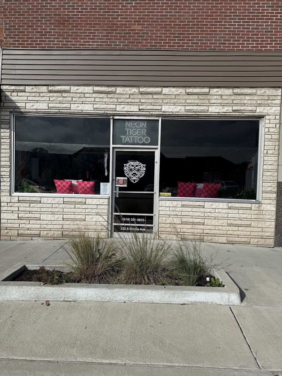 Neon Tiger Tattoo, tattoo shop in Carbondale, IL