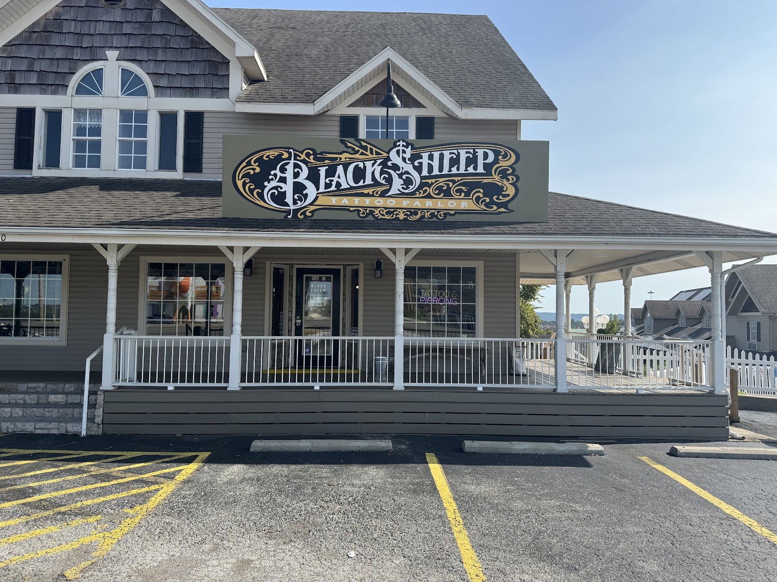 Black Sheep tattoo parlor, tattoo shop in Branson, MO