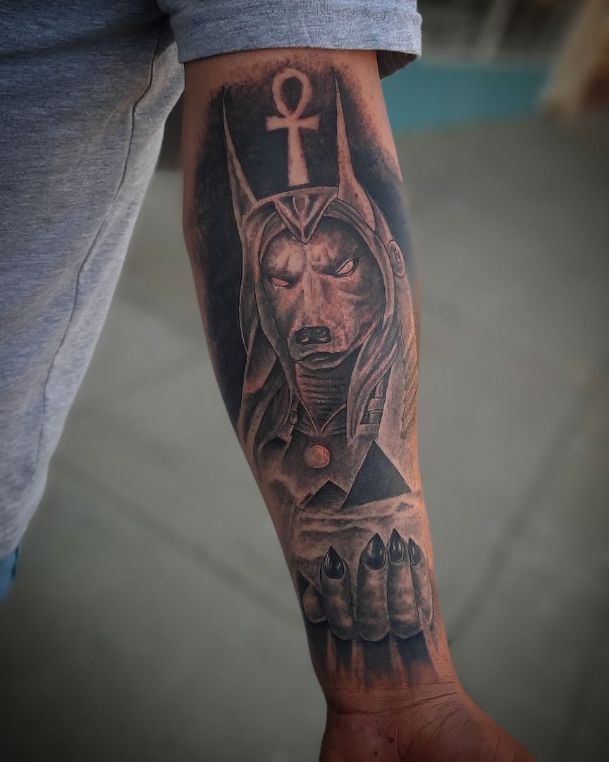La Raza Tattoo #2, tattoo shop in Corcoran, CA