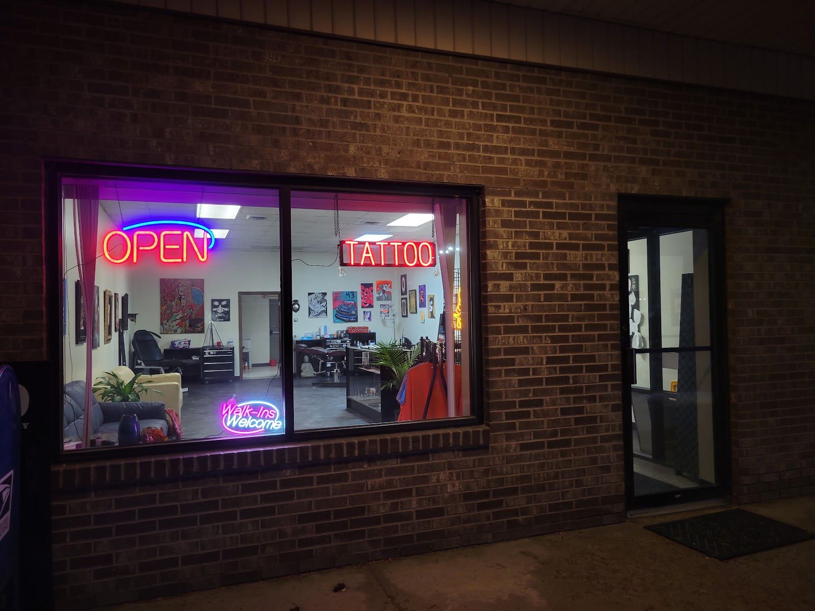 Black Eye Social Club Tattoo, tattoo shop in Flint, MI