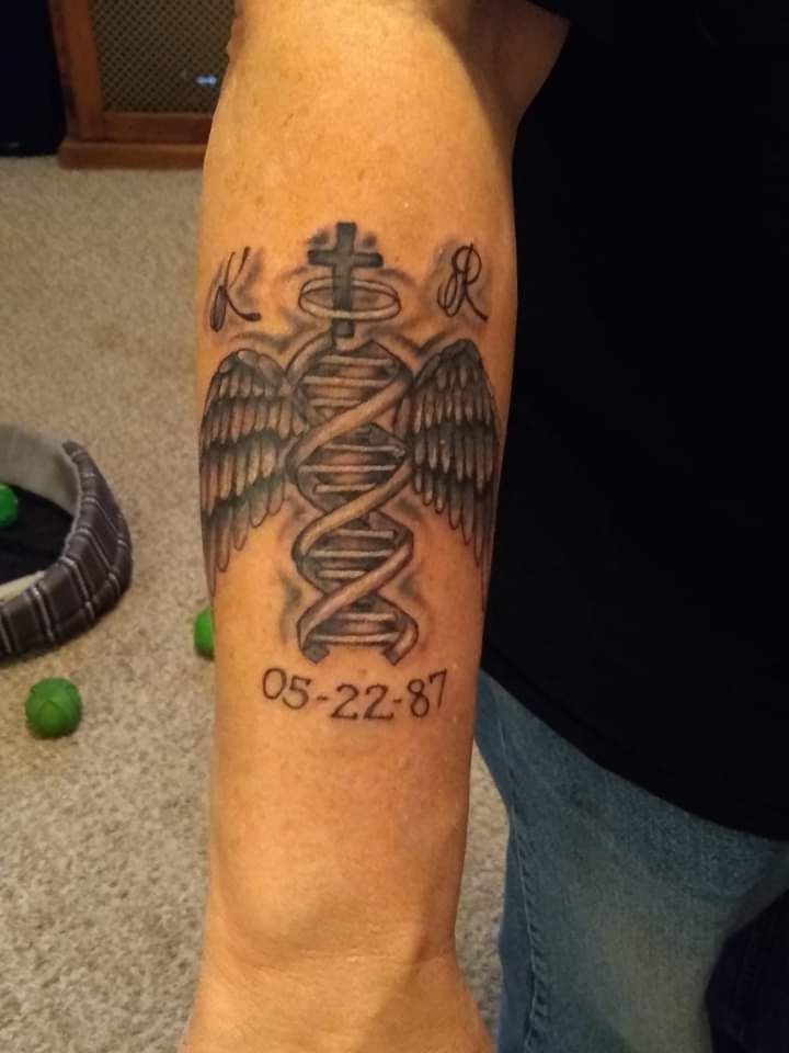 Forever Yours Tattoo Studio, tattoo shop in Taylorville, IL