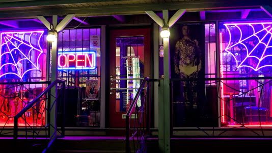 Phantom 8 Tattoo & Piercing, tattoo shop in Englewood, CO