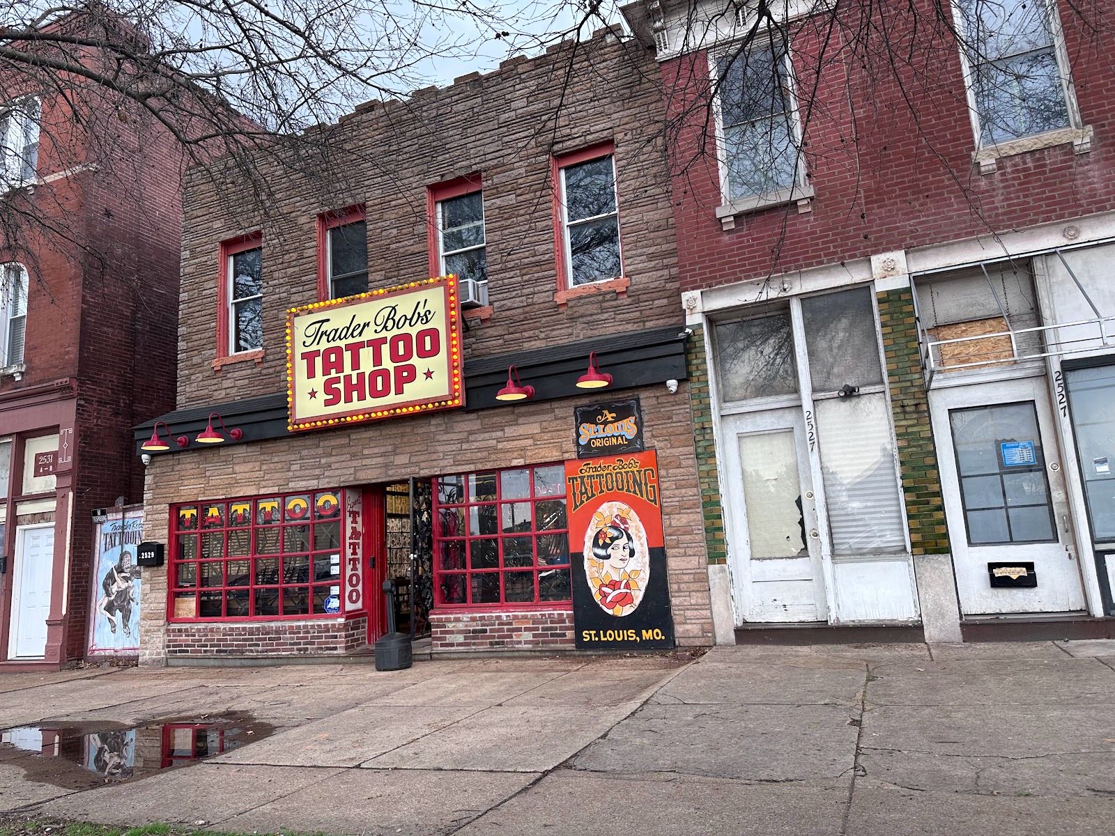 Trader Bob's Tattoo Shop, tattoo shop in St. Louis, MO